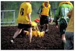 Texte und Bilder der Reportage über Swamp Soccer (Schlamm Fußball), einer herrlich absurden und sehr anstrengenden, typisch finnischen Extremsportart.